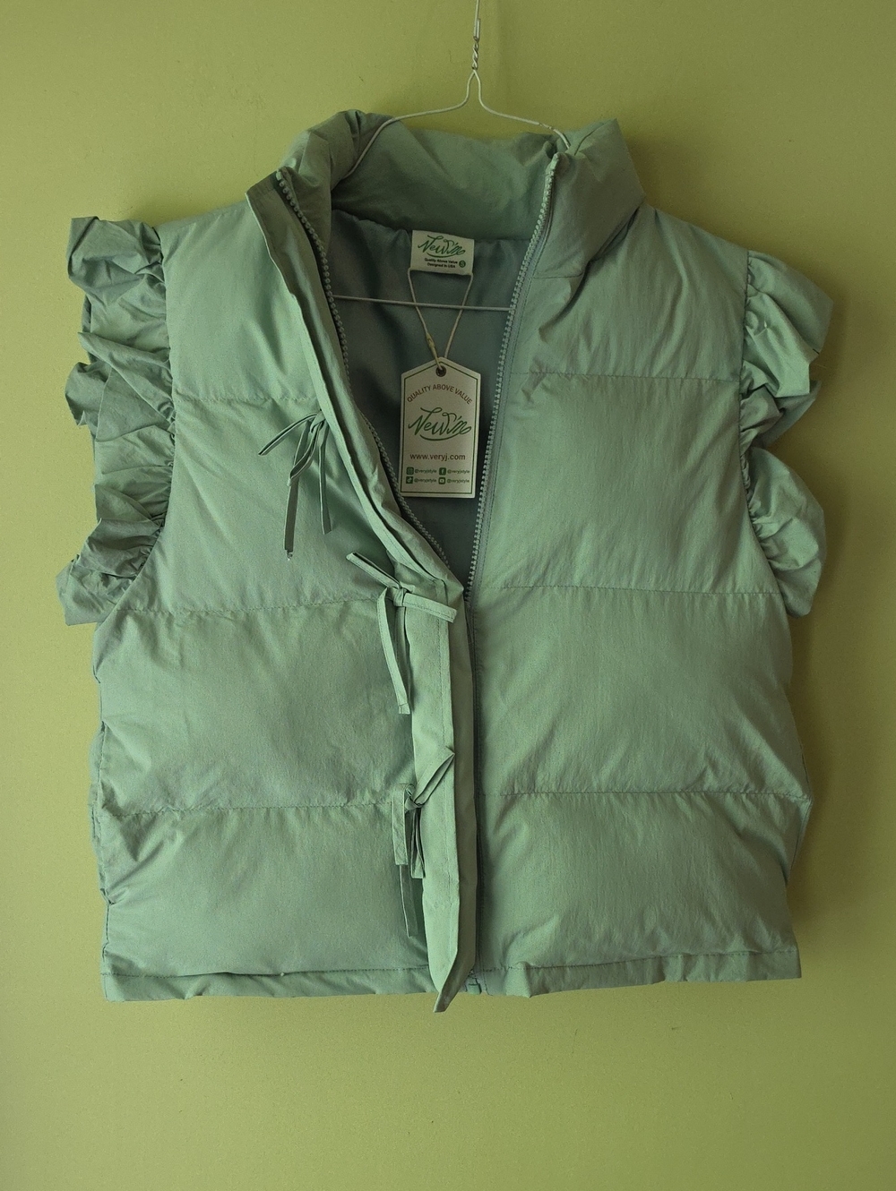 Very J Mint Green Ruffle-Sleeve Puffer Vest